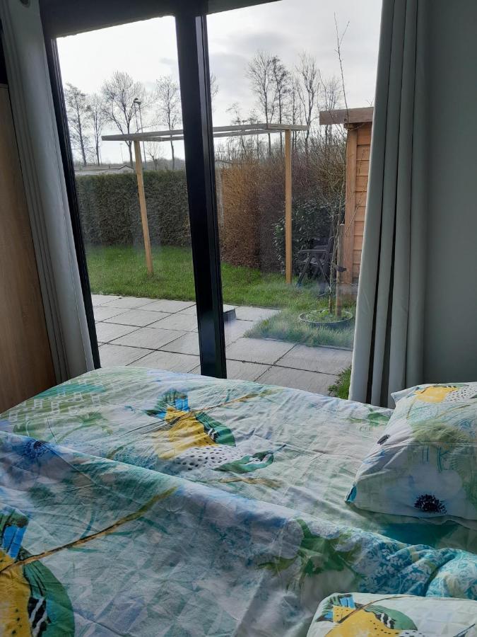 Luxe 5 Persoons Bungalow Op Rustig Vakantiepark Nabij Leeuwarden Dronrijp Екстериор снимка