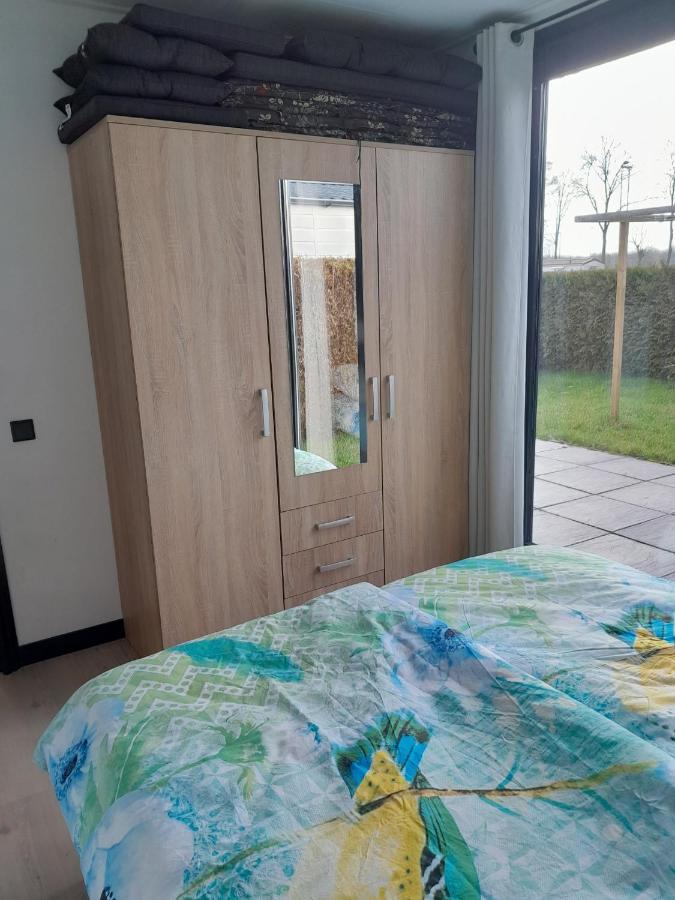 Luxe 5 Persoons Bungalow Op Rustig Vakantiepark Nabij Leeuwarden Dronrijp Екстериор снимка